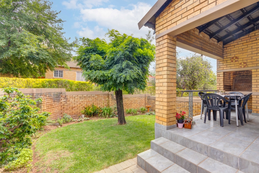 3 Bedroom Property for Sale in Olivedale Gauteng