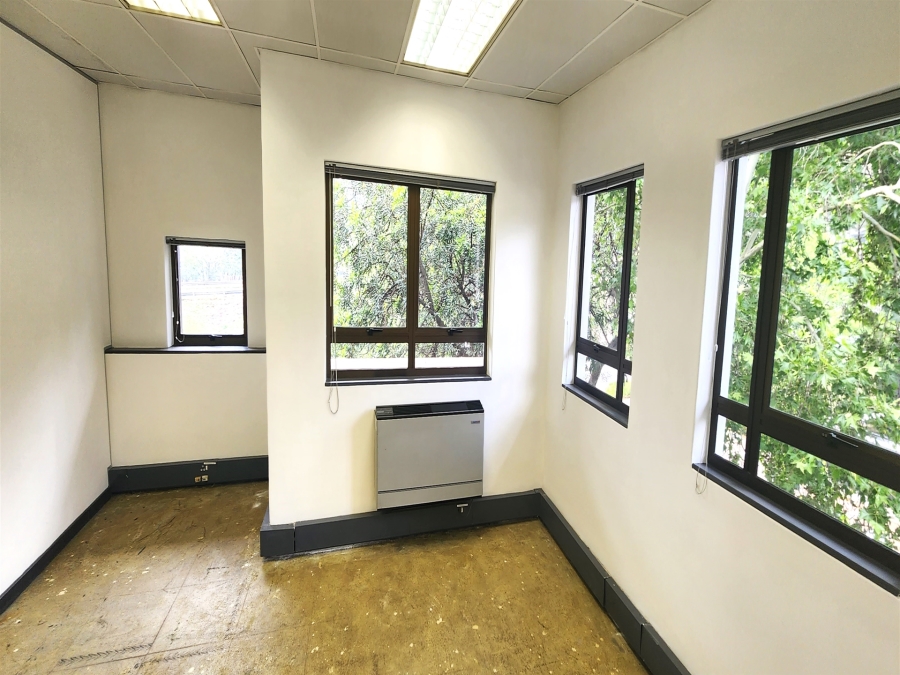 To Let commercial Property for Rent in Hyde Park Gauteng