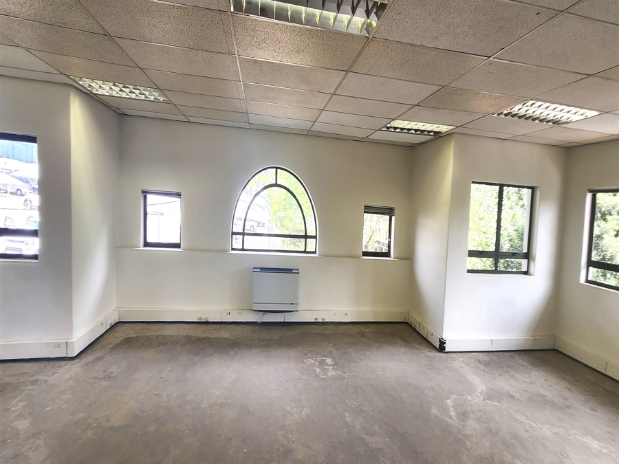 To Let commercial Property for Rent in Hyde Park Gauteng