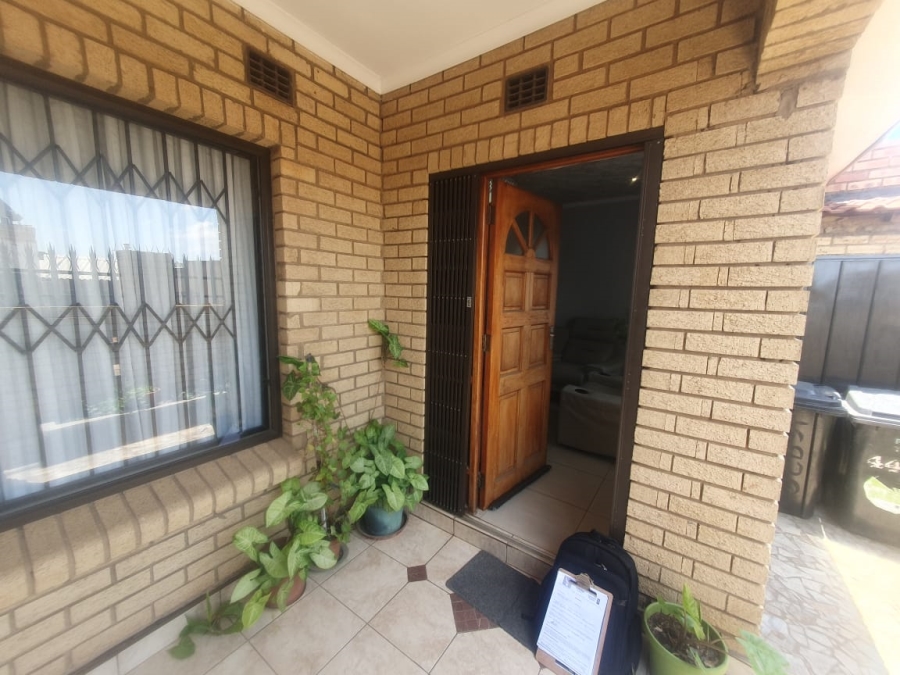 3 Bedroom Property for Sale in Diepkloof Zone 6 Gauteng