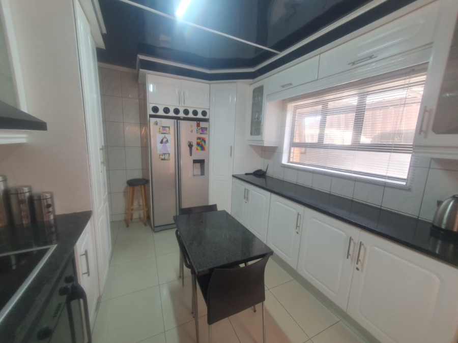 3 Bedroom Property for Sale in Diepkloof Zone 6 Gauteng