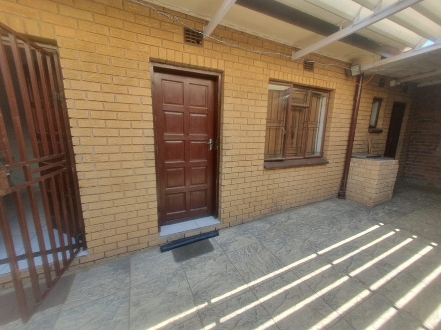 3 Bedroom Property for Sale in Diepkloof Zone 6 Gauteng