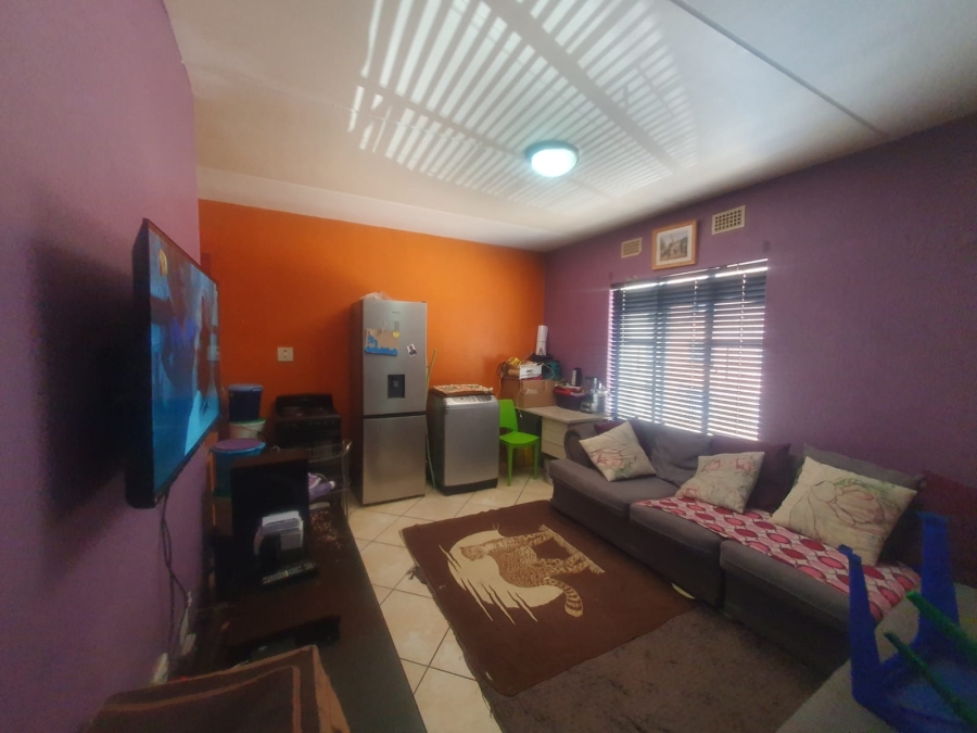 2 Bedroom Property for Sale in Diepkloof Gauteng