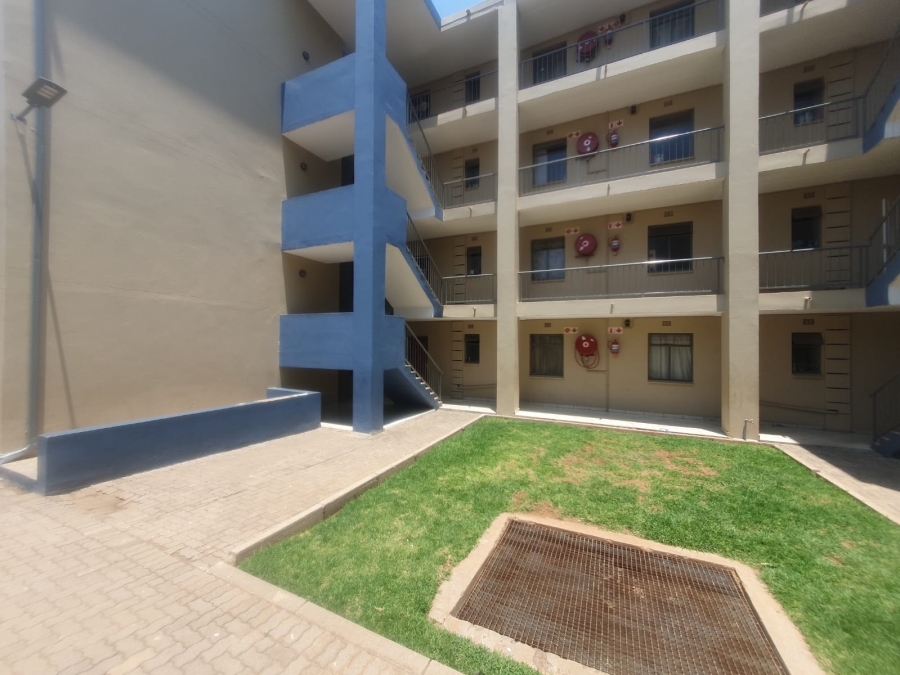 2 Bedroom Property for Sale in Diepkloof Gauteng