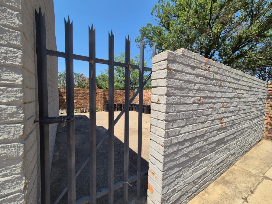 2 Bedroom Property for Sale in Three Rivers Gauteng