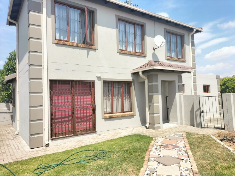 To Let 3 Bedroom Property for Rent in Arundo Estate Gauteng