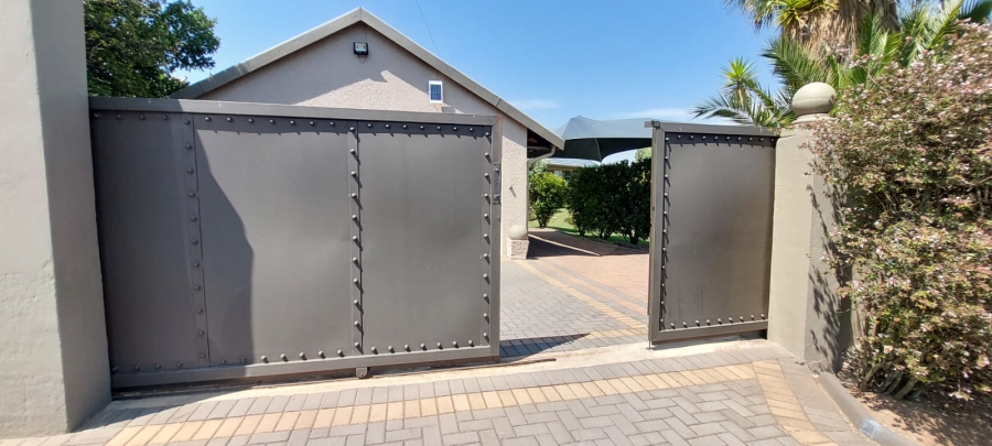 3 Bedroom Property for Sale in Breaunanda Gauteng