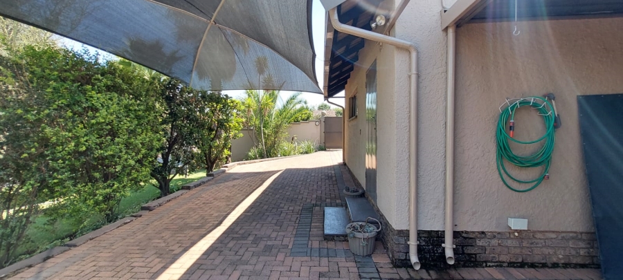 3 Bedroom Property for Sale in Breaunanda Gauteng