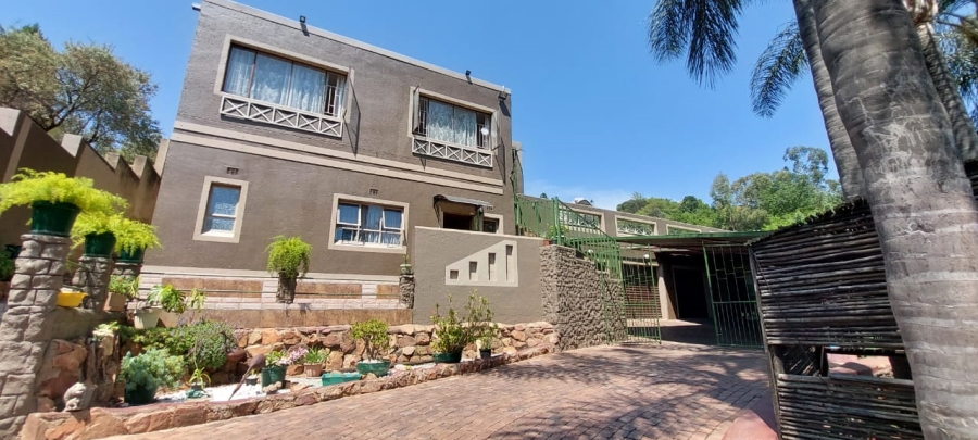 4 Bedroom Property for Sale in Roodekrans Gauteng