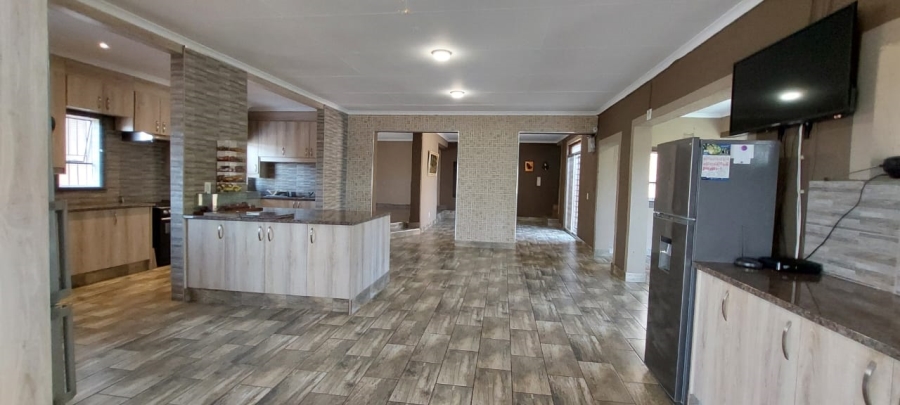 4 Bedroom Property for Sale in Roodekrans Gauteng