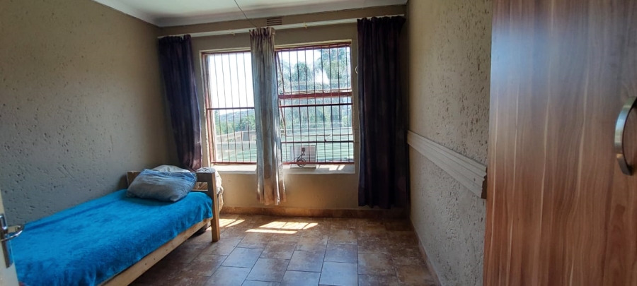 4 Bedroom Property for Sale in Roodekrans Gauteng