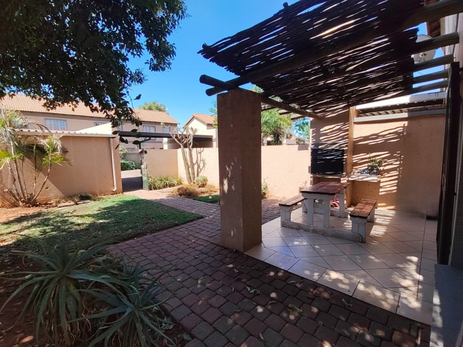 2 Bedroom Property for Sale in Annlin Gauteng