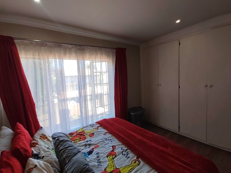 2 Bedroom Property for Sale in Annlin Gauteng