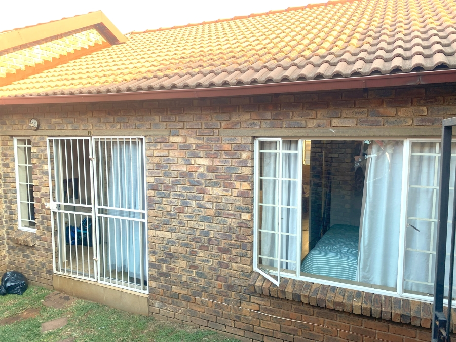 2 Bedroom Property for Sale in Highveld Gauteng