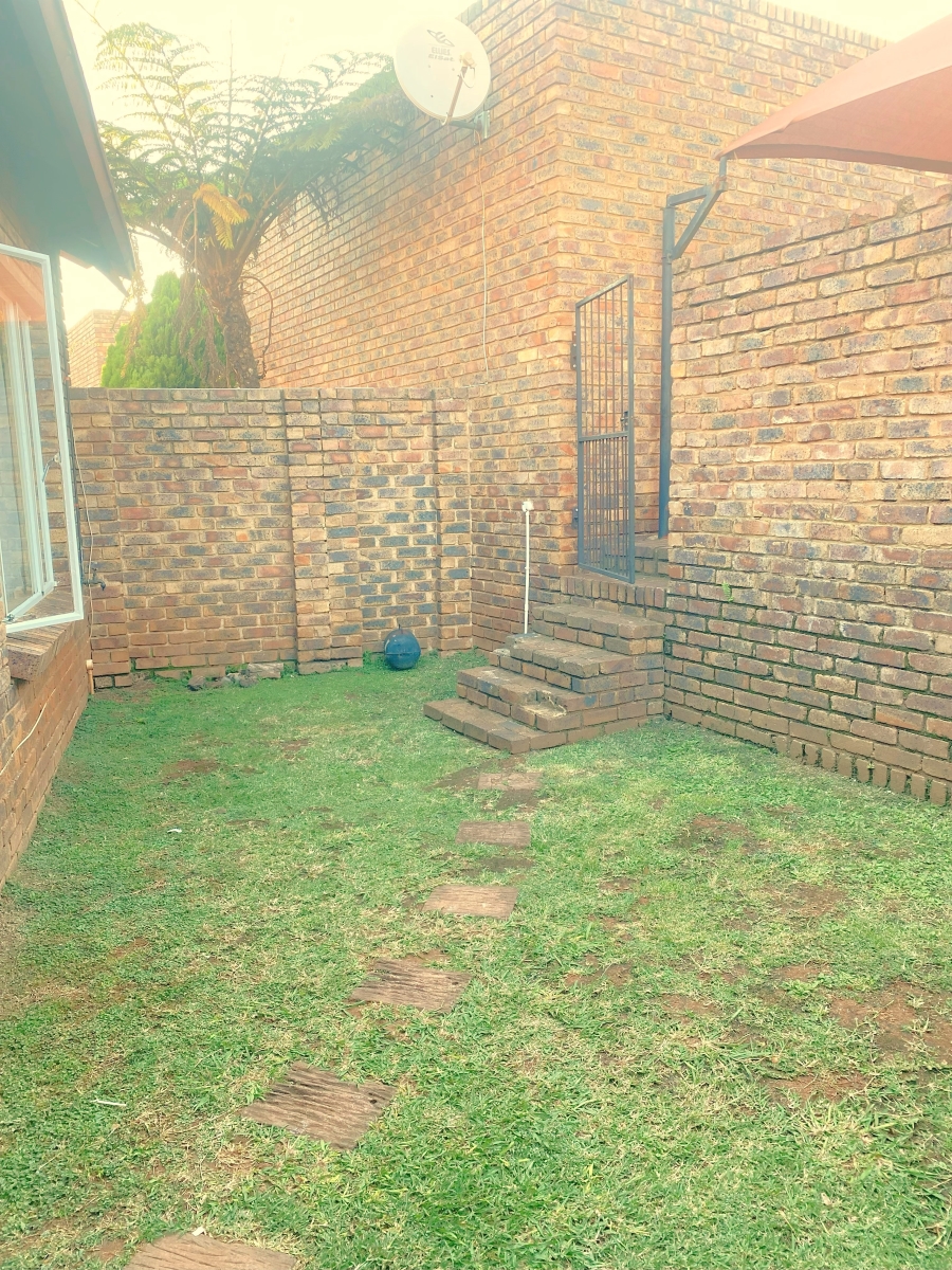 2 Bedroom Property for Sale in Highveld Gauteng