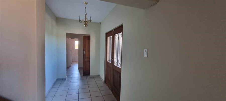 To Let 5 Bedroom Property for Rent in Sinoville Gauteng