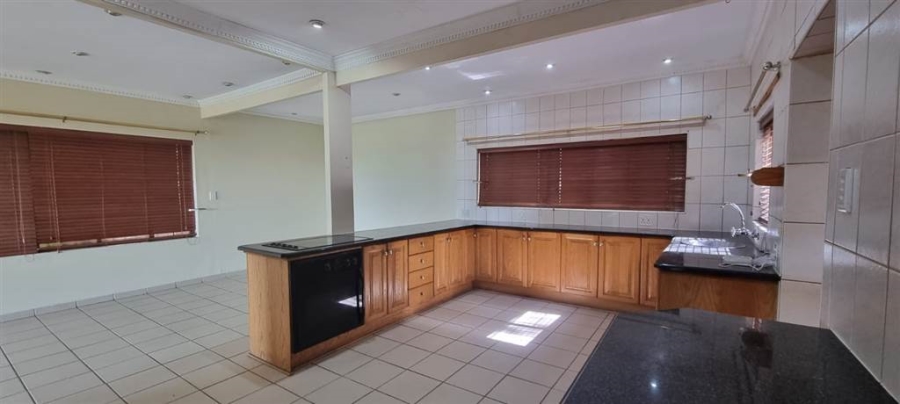 To Let 5 Bedroom Property for Rent in Sinoville Gauteng