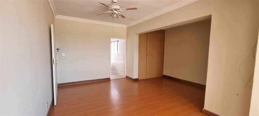 To Let 5 Bedroom Property for Rent in Sinoville Gauteng