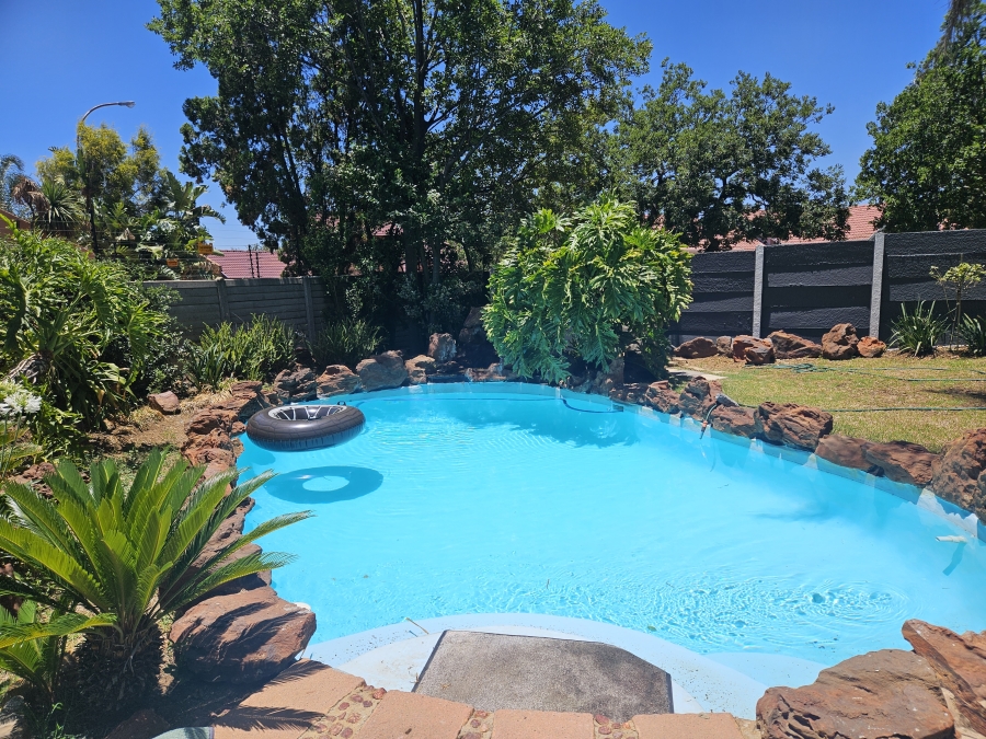 4 Bedroom Property for Sale in Isandovale Gauteng