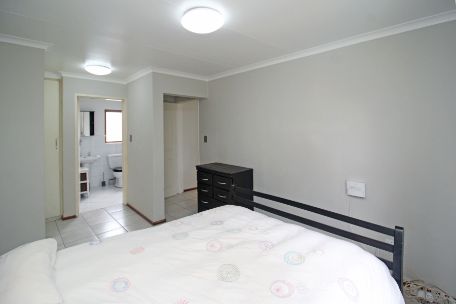 2 Bedroom Property for Sale in Robindale Gauteng