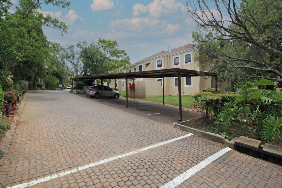 2 Bedroom Property for Sale in Robindale Gauteng