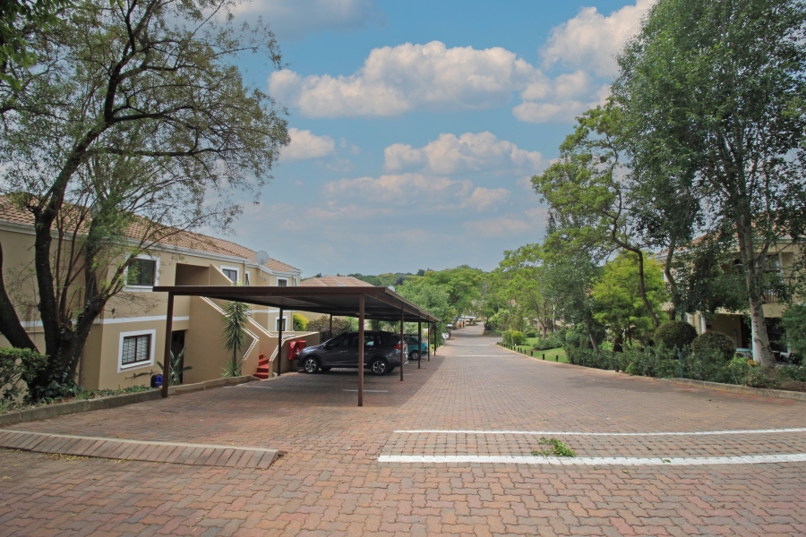 2 Bedroom Property for Sale in Robindale Gauteng