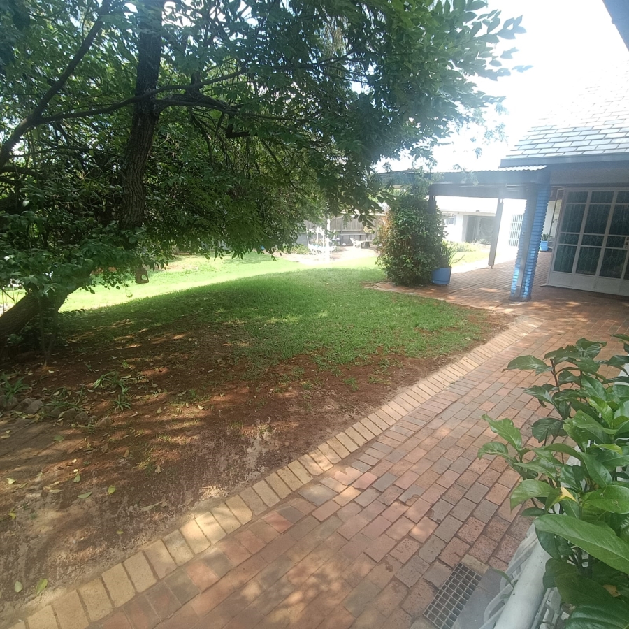 To Let 1 Bedroom Property for Rent in Emmarentia Gauteng