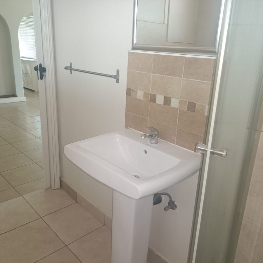 To Let 1 Bedroom Property for Rent in Emmarentia Gauteng