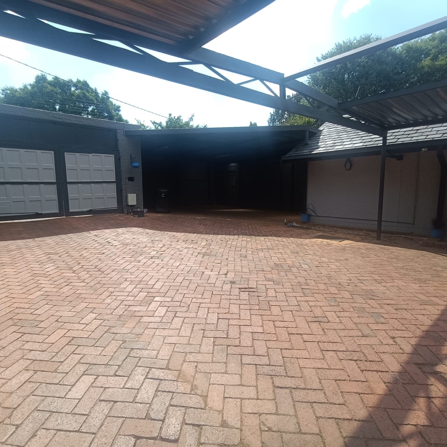 To Let 1 Bedroom Property for Rent in Emmarentia Gauteng