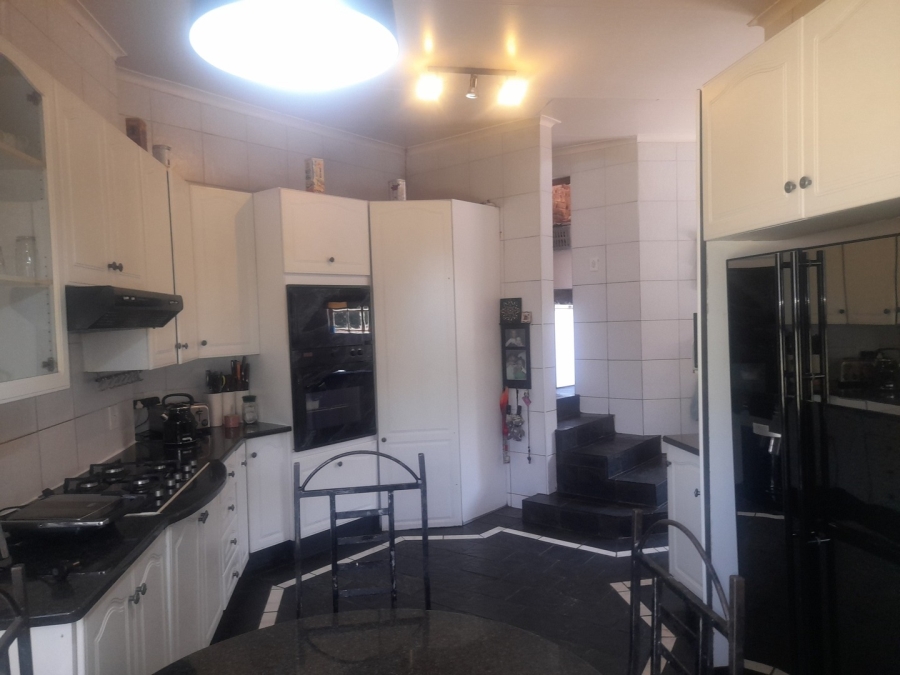 3 Bedroom Property for Sale in Bassonia Gauteng