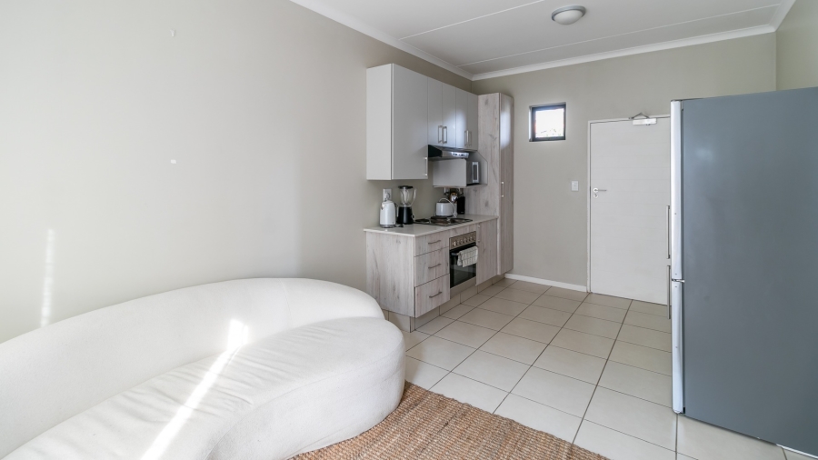 1 Bedroom Property for Sale in Grand Central Gauteng