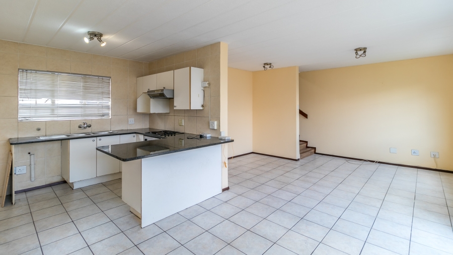 To Let 2 Bedroom Property for Rent in Halfway Gardens Gauteng