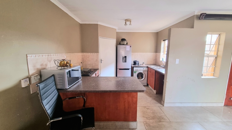 2 Bedroom Property for Sale in Halfway Gardens Gauteng