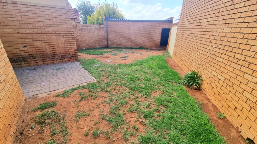 2 Bedroom Property for Sale in Halfway Gardens Gauteng