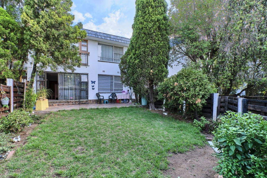 1 Bedroom Property for Sale in Corlett Gardens Gauteng