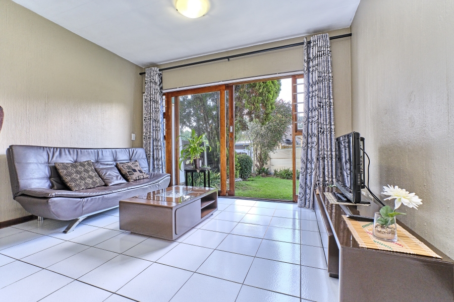 1 Bedroom Property for Sale in Corlett Gardens Gauteng