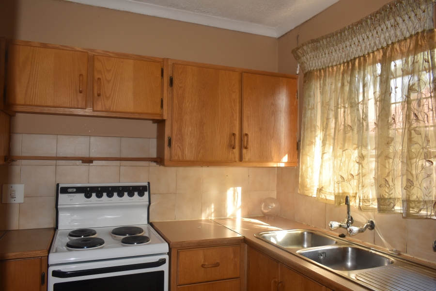 To Let 2 Bedroom Property for Rent in The Orchards Gauteng