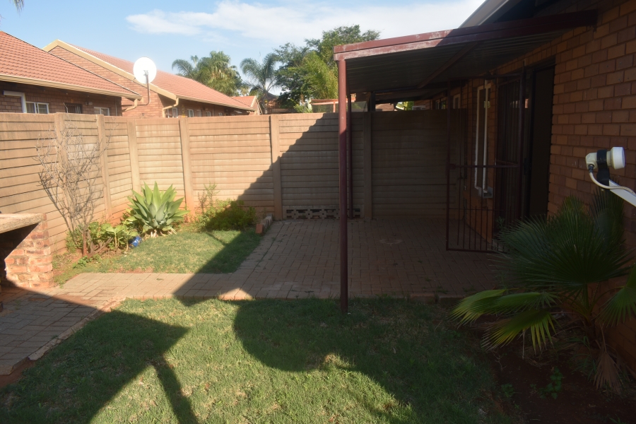 To Let 2 Bedroom Property for Rent in The Orchards Gauteng