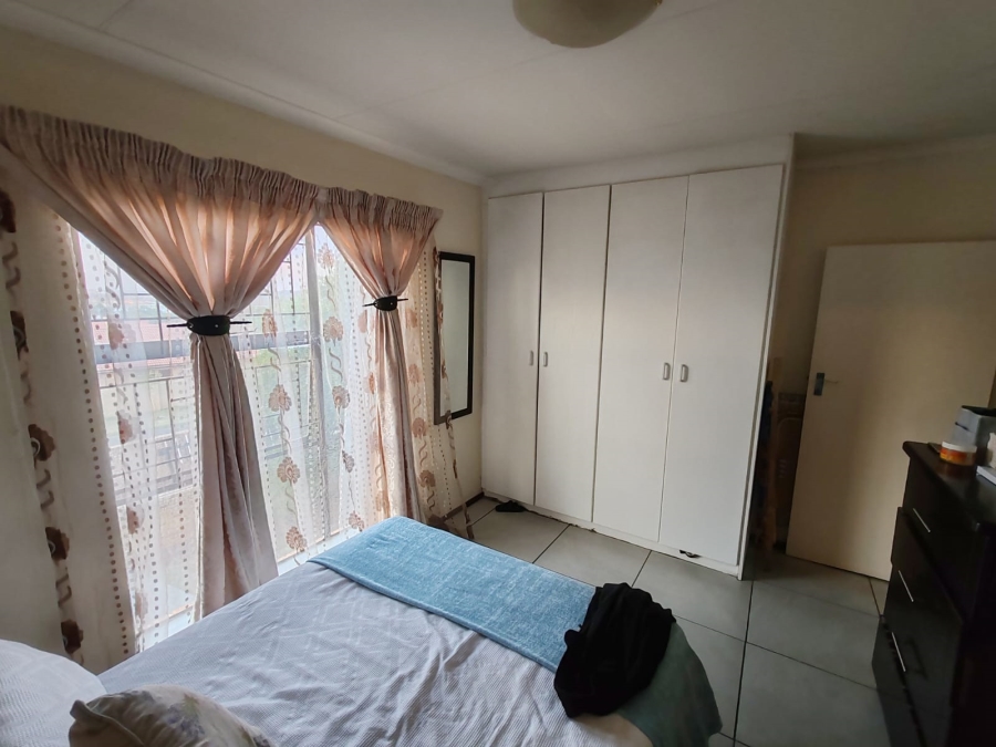 To Let 2 Bedroom Property for Rent in Amorosa Gauteng