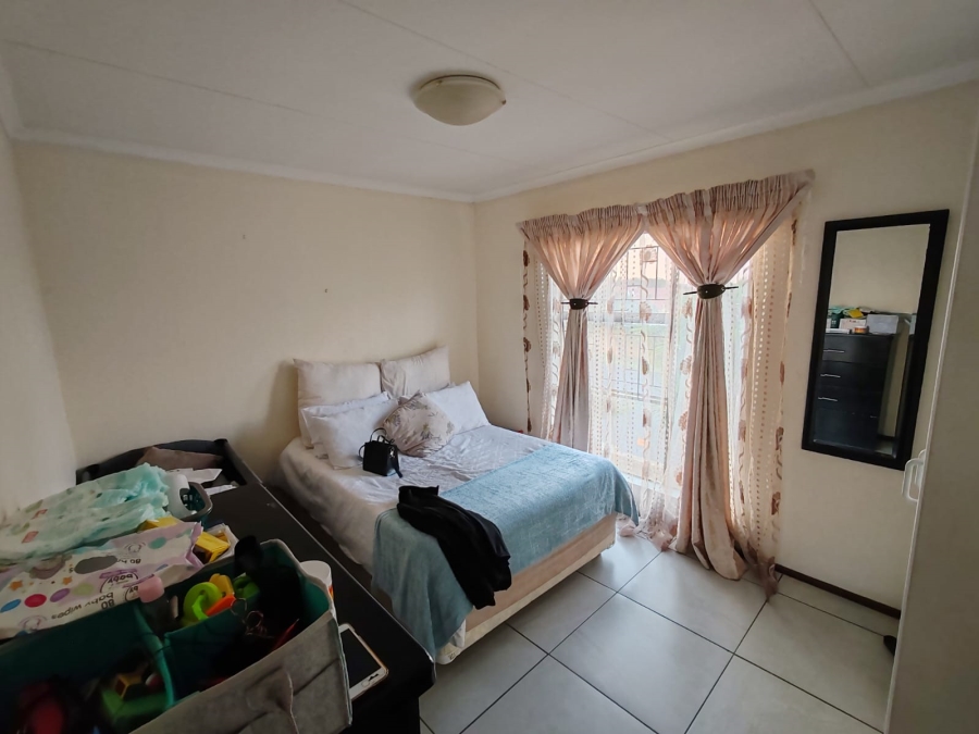 To Let 2 Bedroom Property for Rent in Amorosa Gauteng