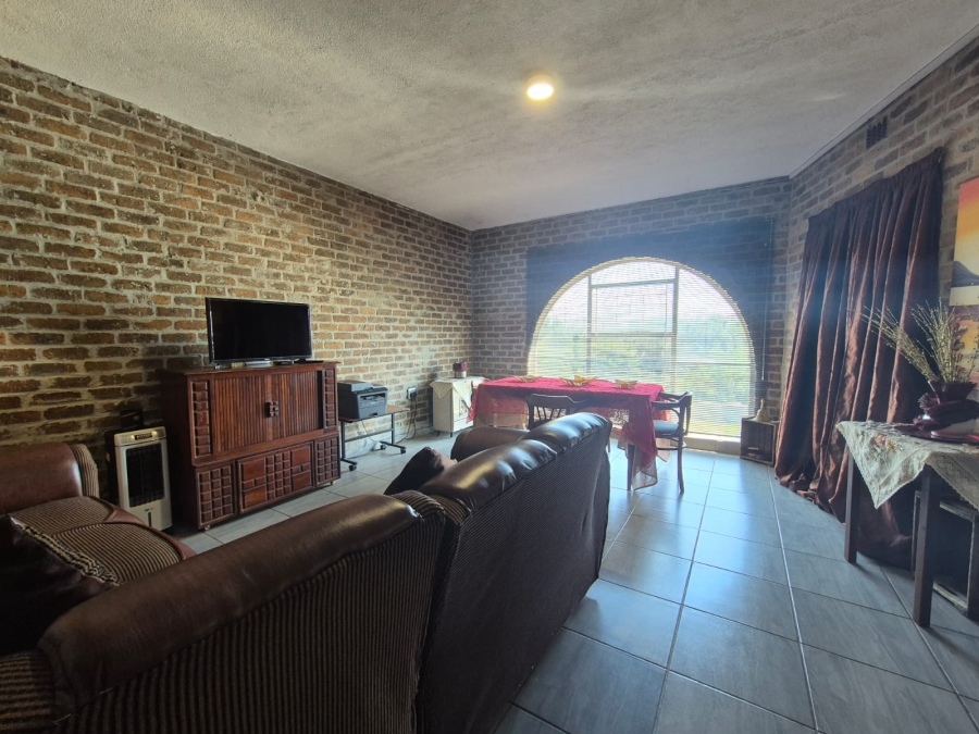 4 Bedroom Property for Sale in Rothdene Gauteng