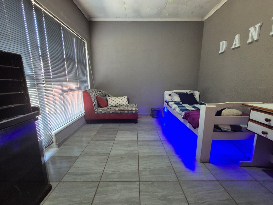 4 Bedroom Property for Sale in Rothdene Gauteng