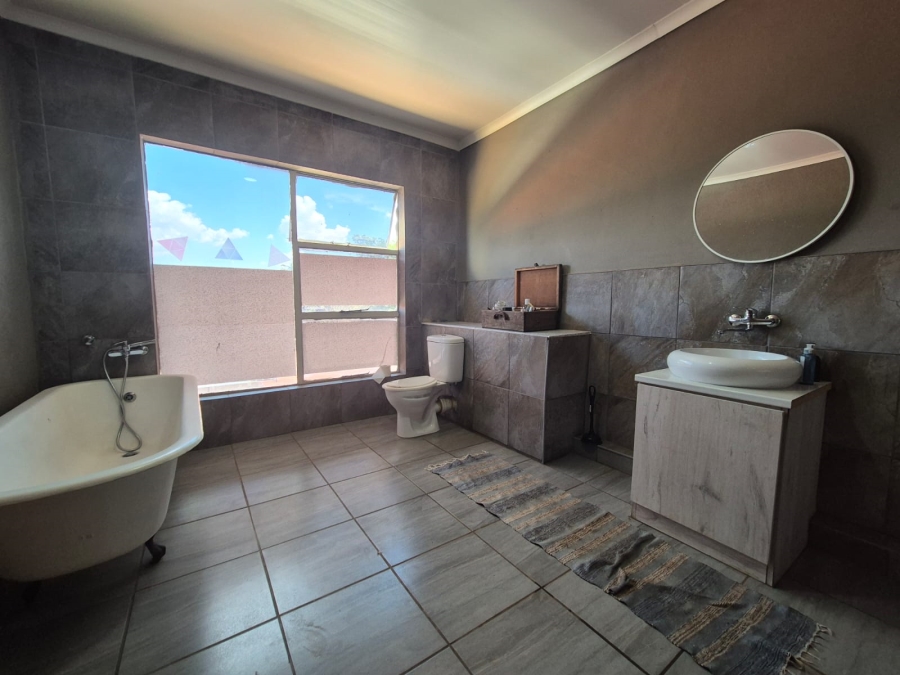 4 Bedroom Property for Sale in Rothdene Gauteng