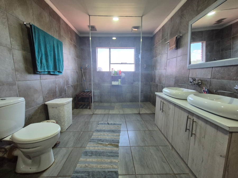 4 Bedroom Property for Sale in Rothdene Gauteng