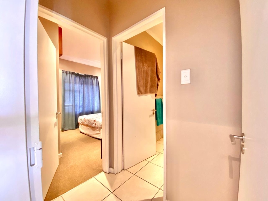 To Let 2 Bedroom Property for Rent in Craighall Park Gauteng