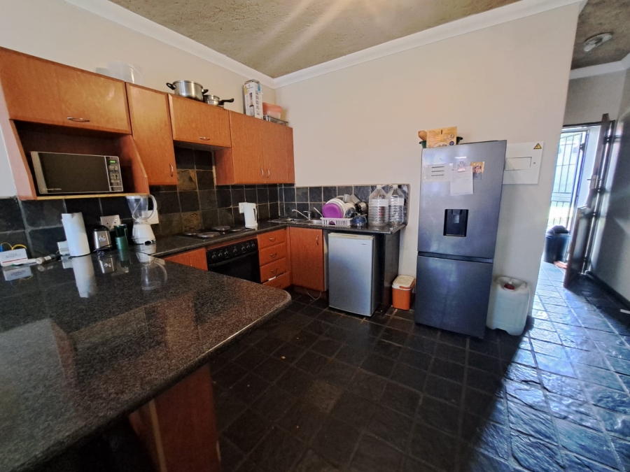 To Let 2 Bedroom Property for Rent in Noordwyk Gauteng