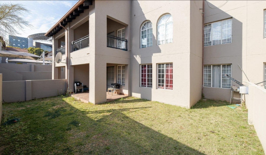 To Let 2 Bedroom Property for Rent in Noordwyk Gauteng