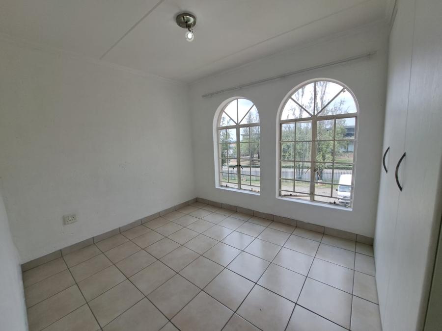 To Let 2 Bedroom Property for Rent in Noordwyk Gauteng