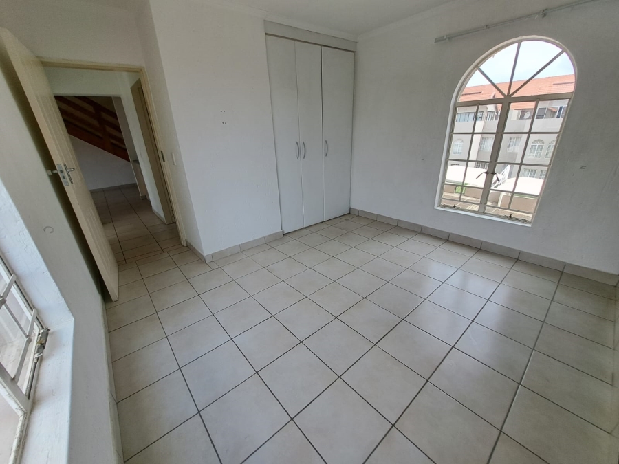 To Let 2 Bedroom Property for Rent in Noordwyk Gauteng