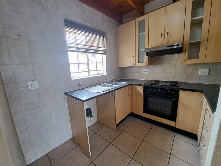 To Let 2 Bedroom Property for Rent in Noordwyk Gauteng